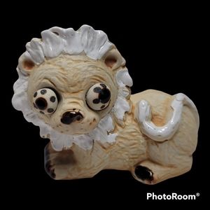 Vintage Ceramic Pottery Bug Eye Funny Lion  Figurine